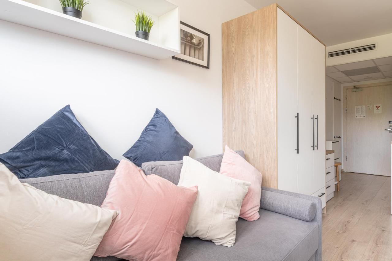 Rentplanet - Studio Dyrekcyjna Vratislav Exteriér fotografie